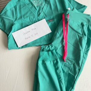 Figs Surgical Green Scrub Set with Pink Drawstring